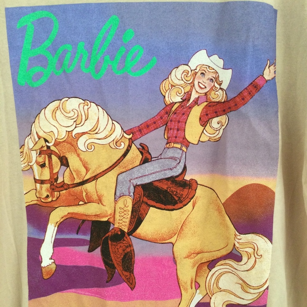 BARBIE DOLL WESTERN RODEO HORSEBACK RIDING BARBIE TAN T-SHIRT SIZE L NEW